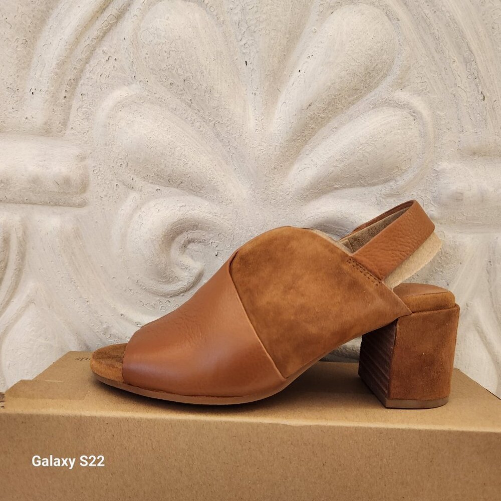 Gentle Souls " Charlene Hooded Block Heeled Leather Sandals. NIB. Size Various - Picture 2 of 10